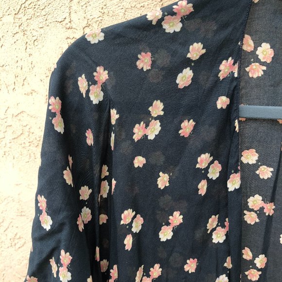 Hollister Floral Cardigan - Picture 3 of 4